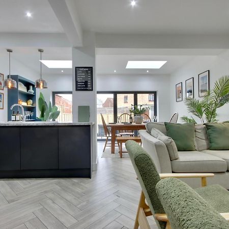 Clover Lodge Portsmouth Luxury Home With Off Road Free Parking Buitenkant foto