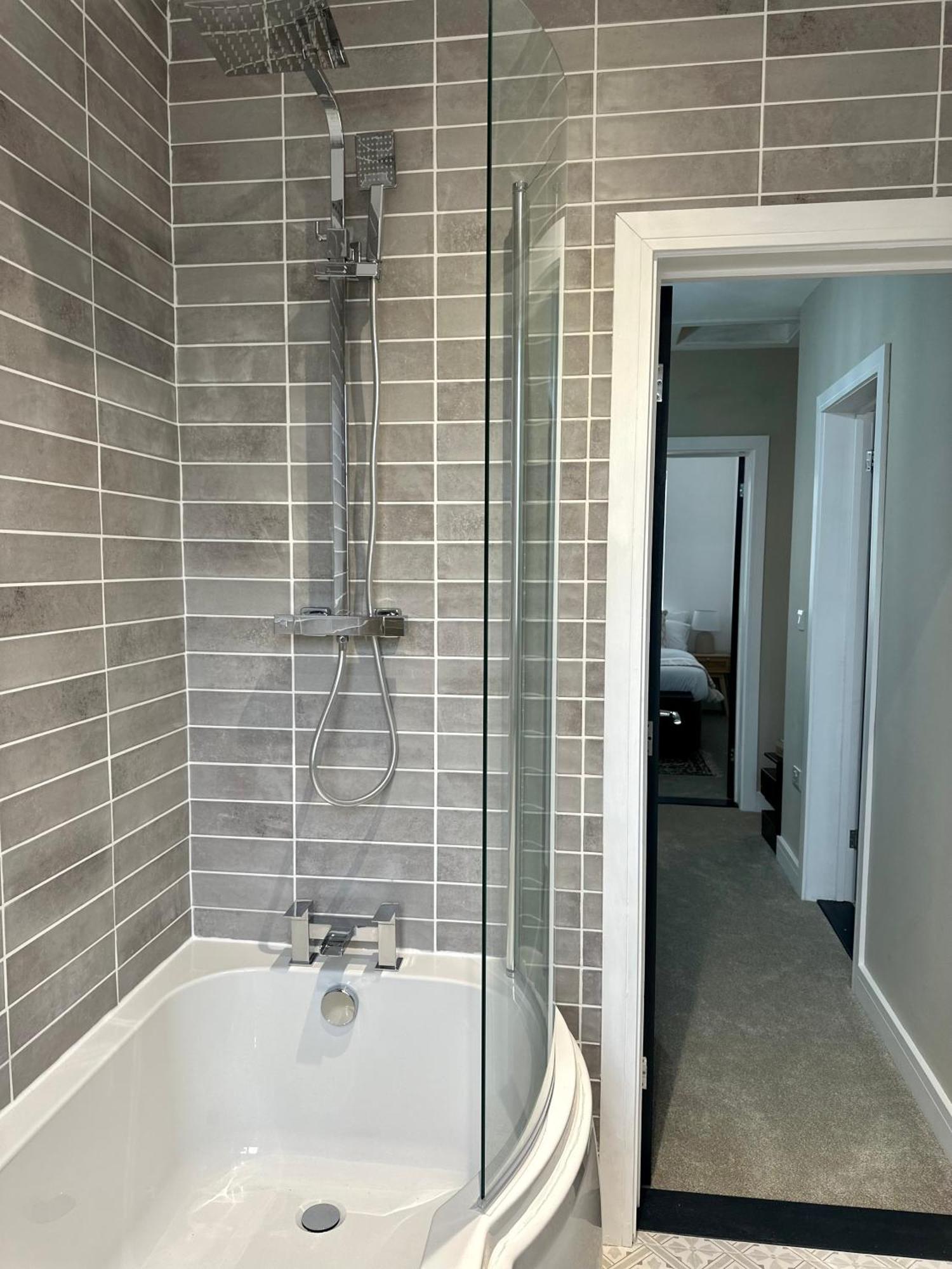 Clover Lodge Portsmouth Luxury Home With Off Road Free Parking Buitenkant foto
