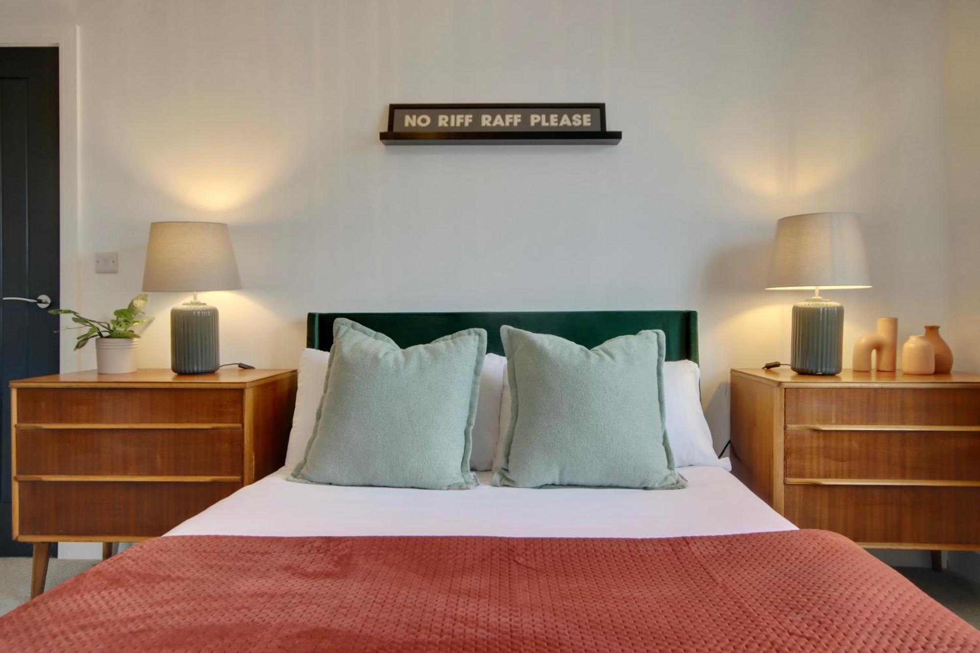Clover Lodge Portsmouth Luxury Home With Off Road Free Parking Buitenkant foto